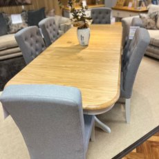 Cromwell Oval Extending Dining Table & 6 Button Back Dining Chairs