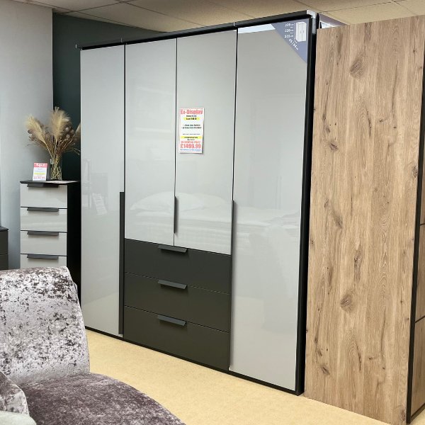 Modular Display 1 x 200cm 4 Door Wardrobe 1 x 6 Drawer Chest (40cm Wide)